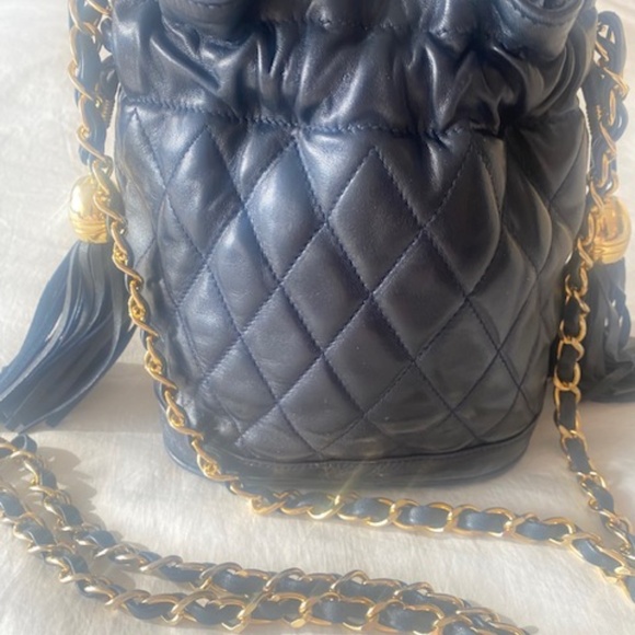 Neiman Marcus Quilted Calfskin Navy Drawstring Chanel - Like Shoulder Purse - Picture 10 of 10